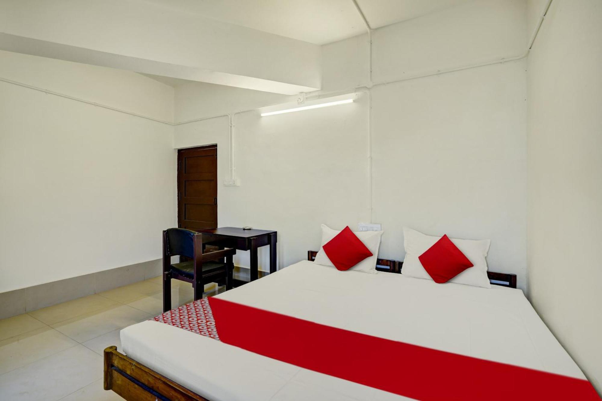 Super Hotel O Ceasar Palace Annex Thodupuzha Exterior foto