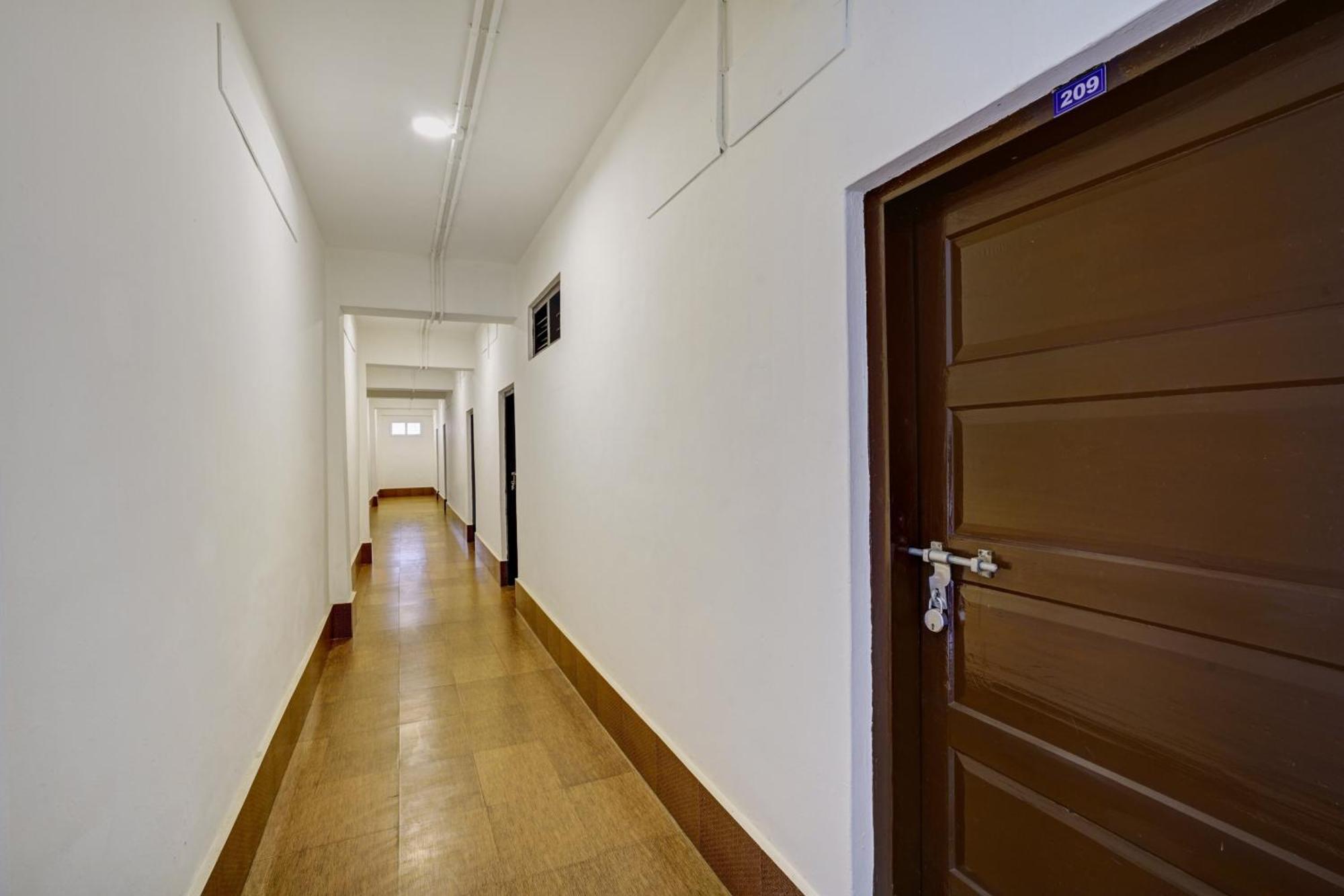 Super Hotel O Ceasar Palace Annex Thodupuzha Exterior foto